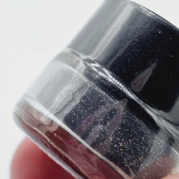 Gosh Holographic Silver Effect Powder Pigment - Picture 2 of 3
